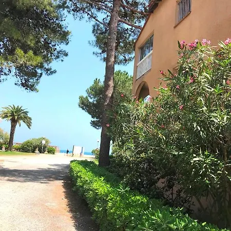 Front De - Res Le Byblos